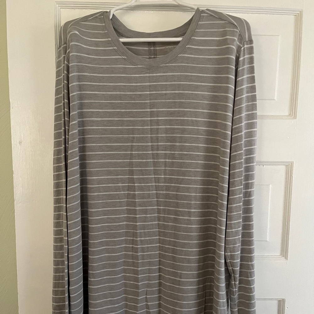 Women’s long sleeve tunic shirt